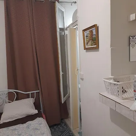 Abir Capsule hotel